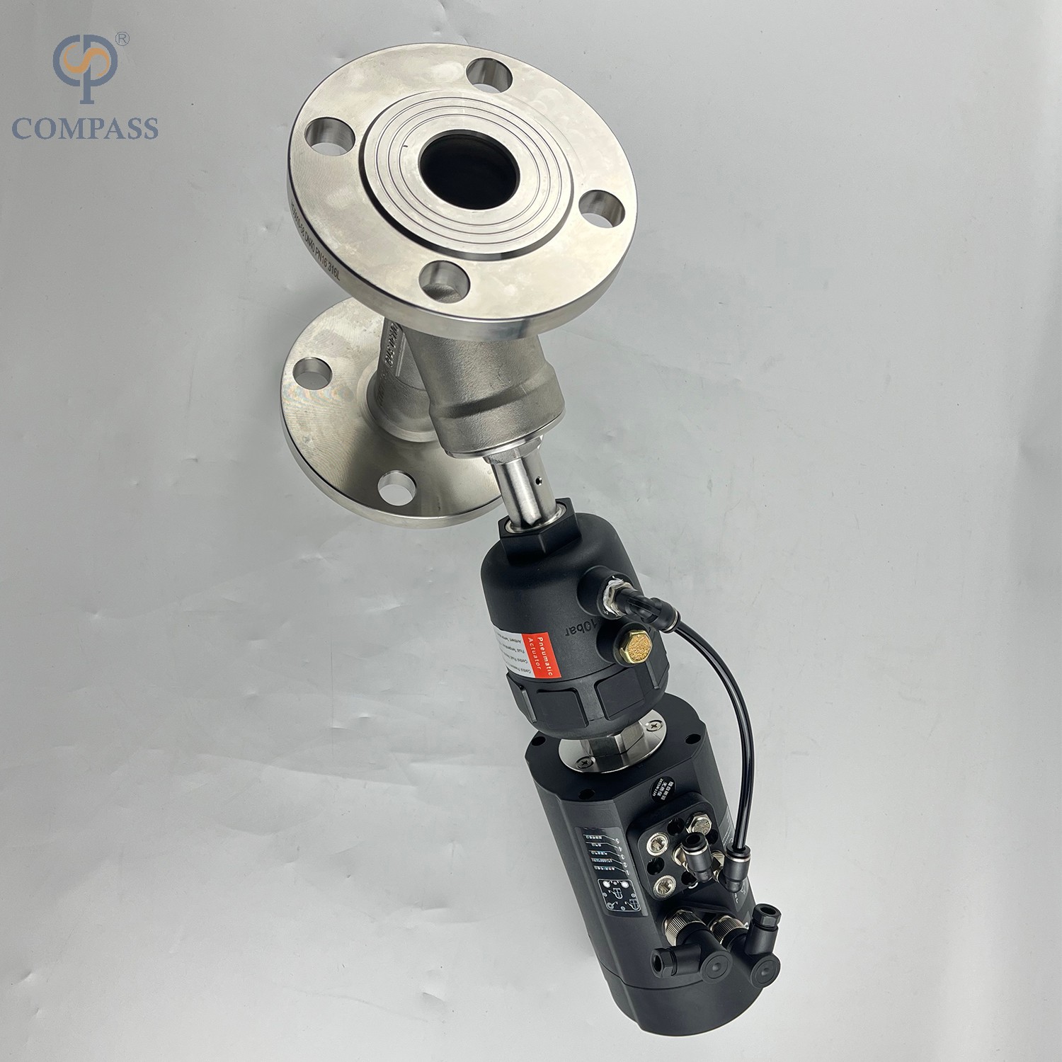 PLASTIC PNEUMATIC FLANGE ANGLE SEAT VALVE WITHCONTROL HEAD
