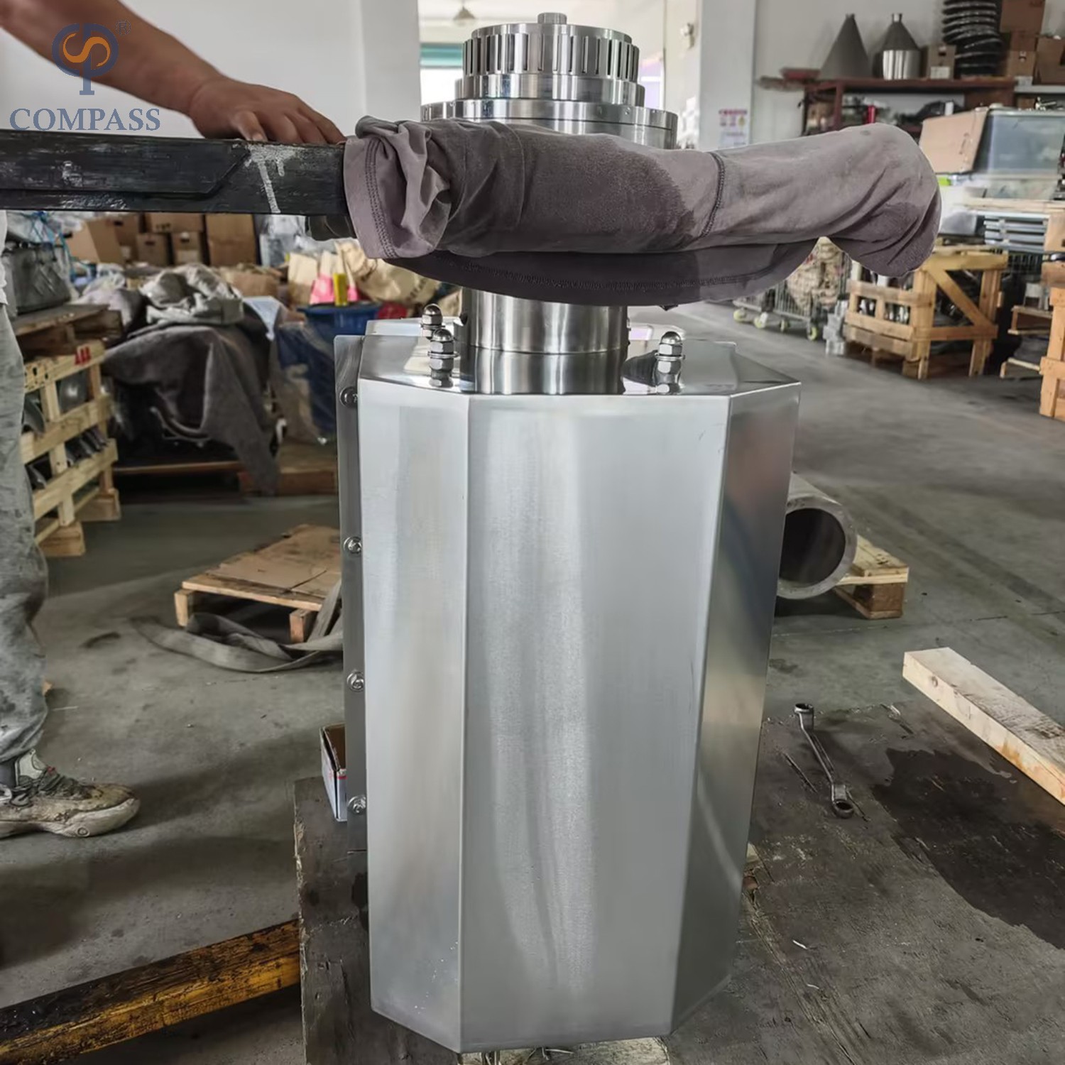 TRH-1-160-11KW SANITARY KETTLE TYPE HOMOGENEOUS EMULSIFYING MACHINE