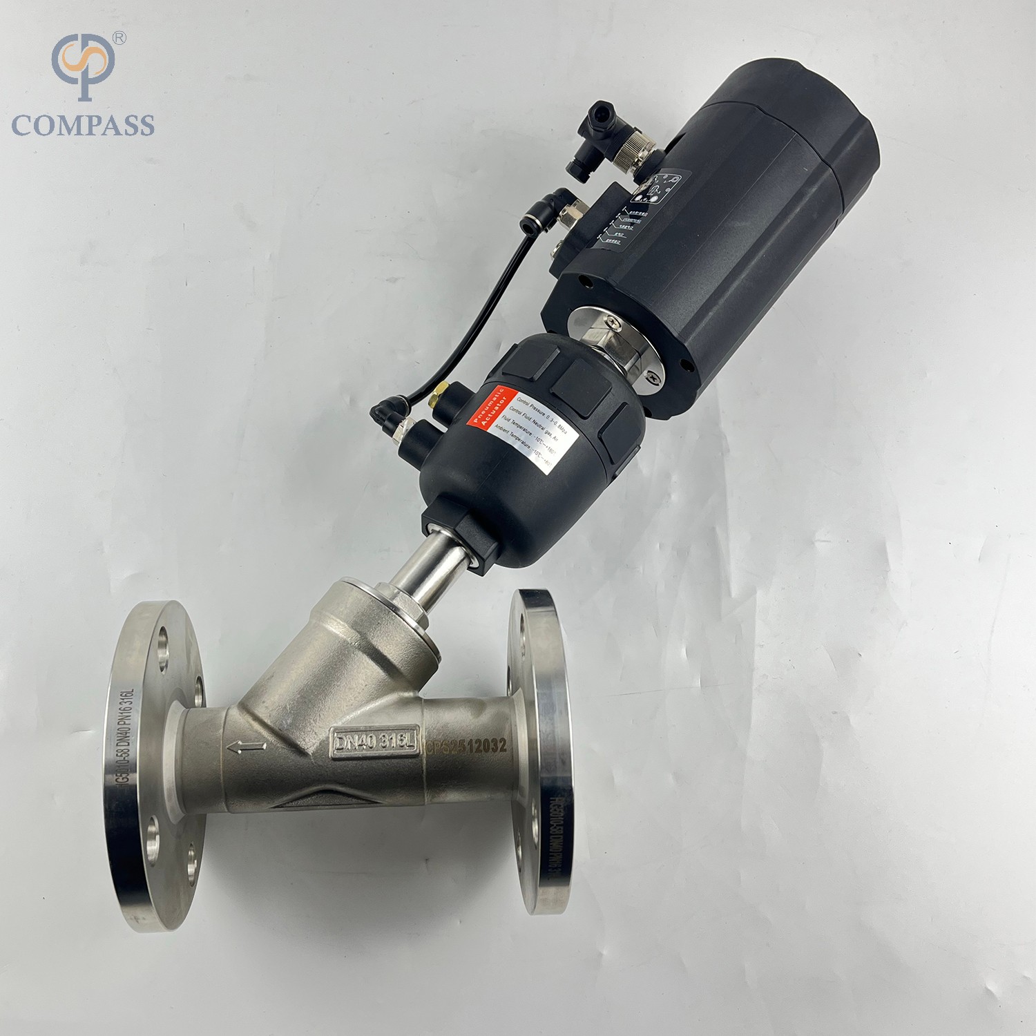 PLASTIC PNEUMATIC FLANGE ANGLE SEAT VALVE WITHCONTROL HEAD