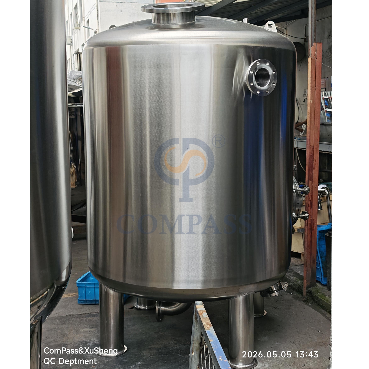 New Arrival 1000MM Stainless Steel Vertical Tank SS316L OEM Food Grade Sanitary Multi Media Filtertanks with Pressure Manhole