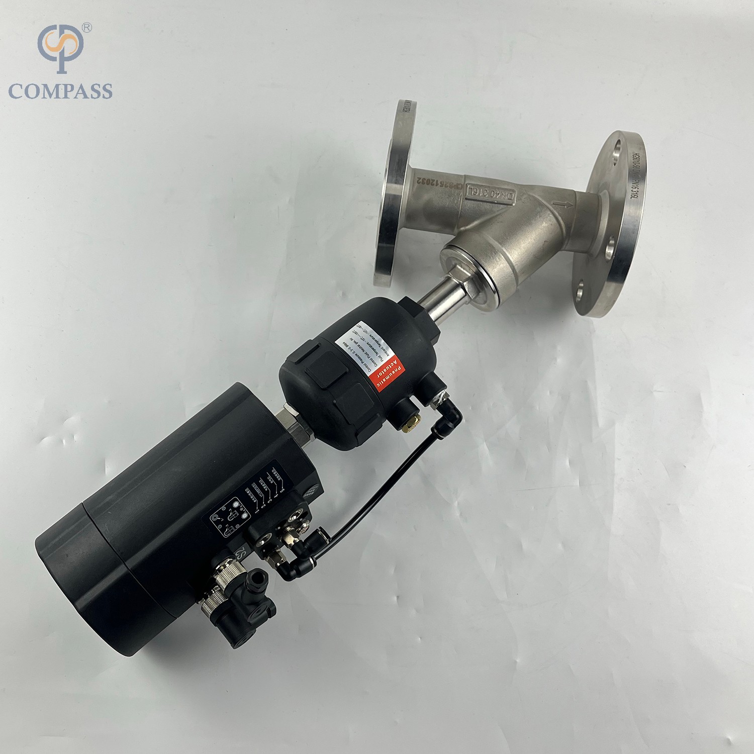 PLASTIC PNEUMATIC FLANGE ANGLE SEAT VALVE WITHCONTROL HEAD