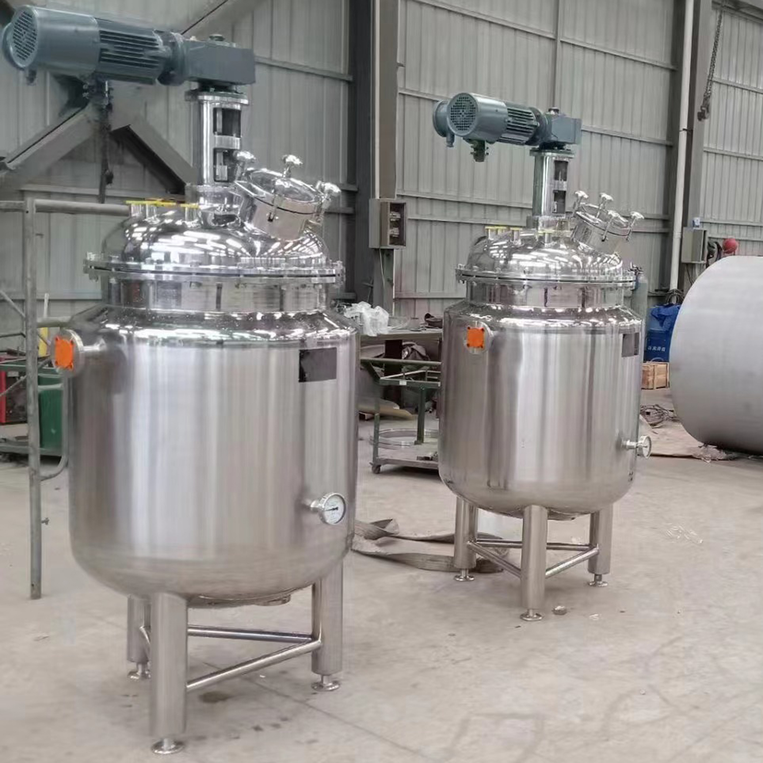 Stainless Steel SS304 SS316L Food Grade Polished Sanitary Hygienic Milk Single Layer Storage Tanks 