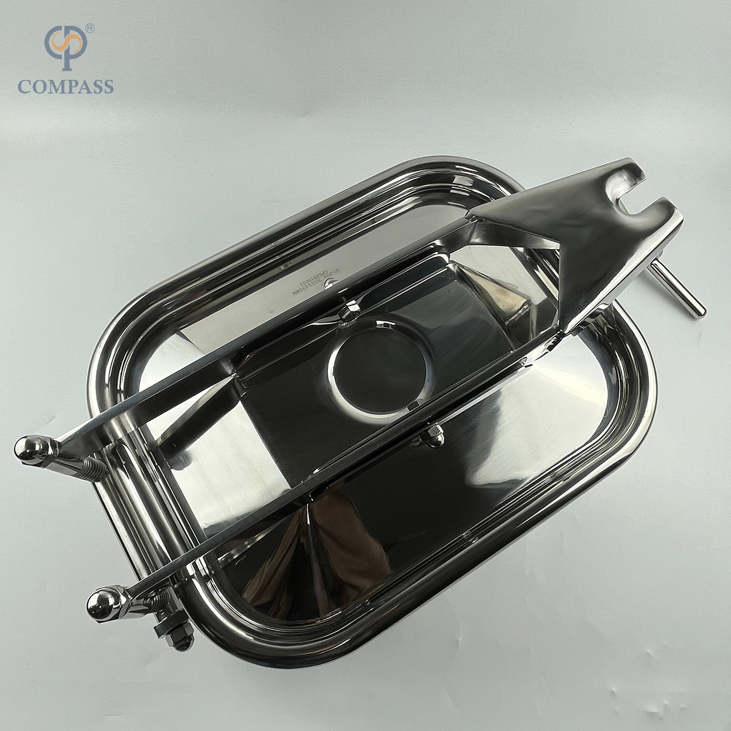 STAINLESS STEEL SS304 OUTWARD RECTANGULAR MANWAYS WITH ONE INTERSECTANT ARMS